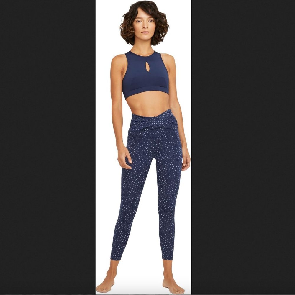 New!  Nike Yoga Dots Twist Waist 7/8 Capri Leggings